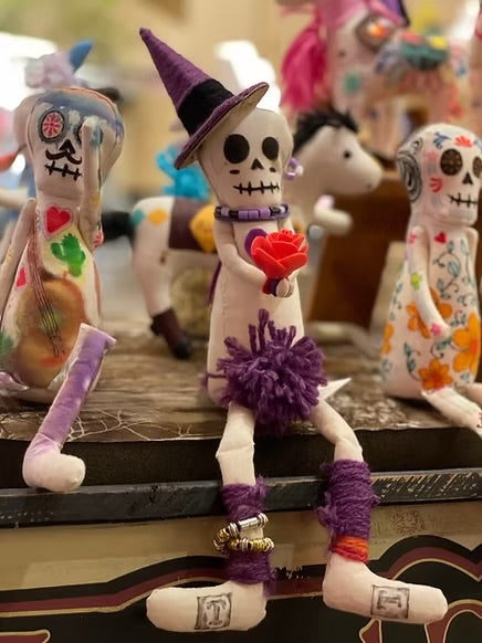 WHOOPEE SKULL®
CANVAS DOLL