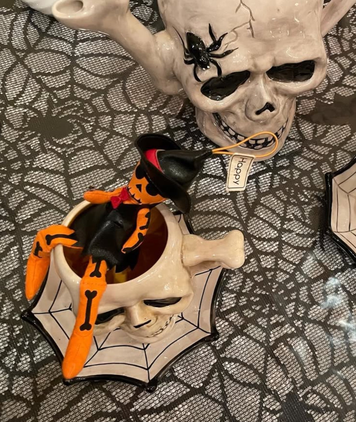 WHOOPEE SKULL® HALLOWEEN
GIRL : HAPPY
