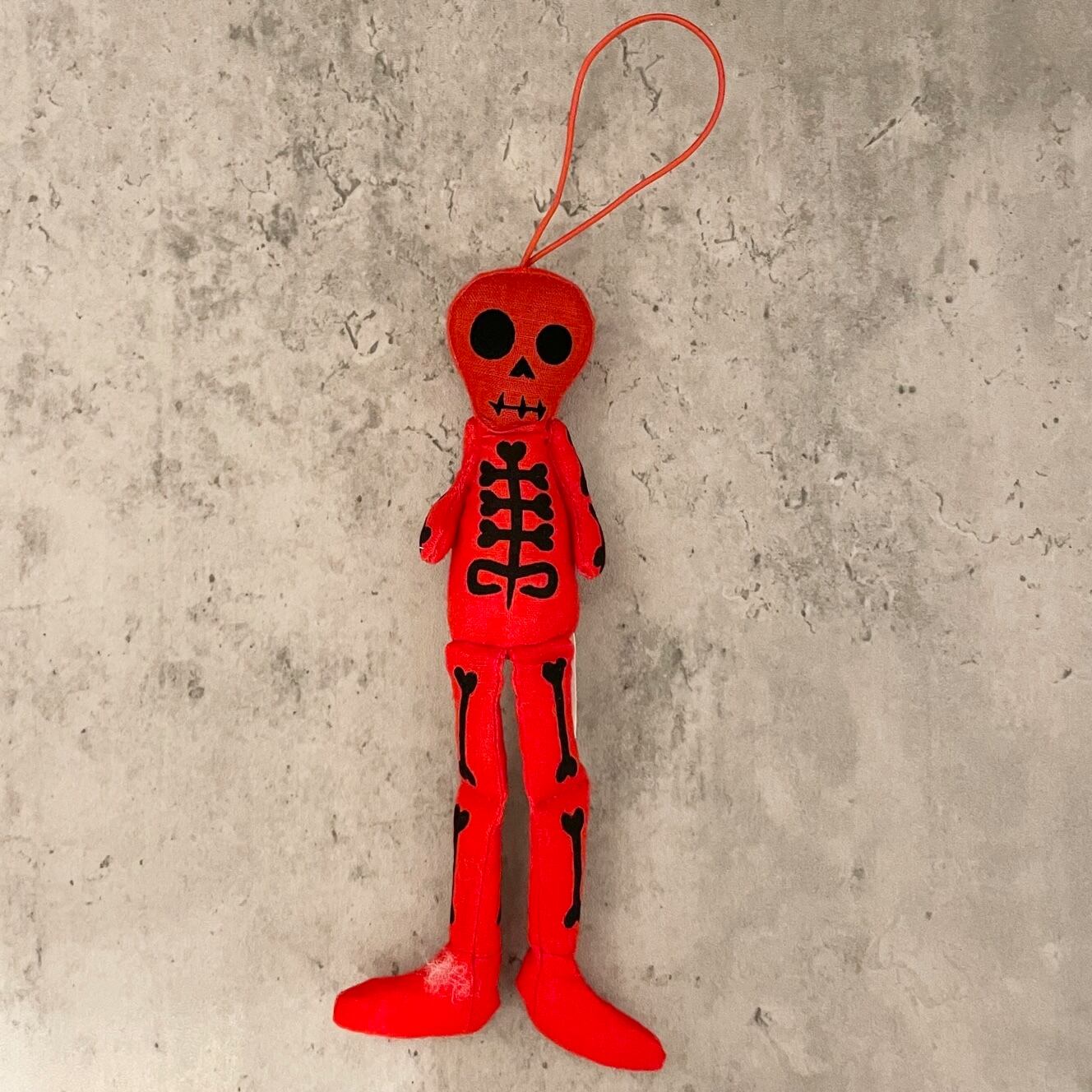 WHOOPEE SKULL® BASIC
RED : 勇気を与える